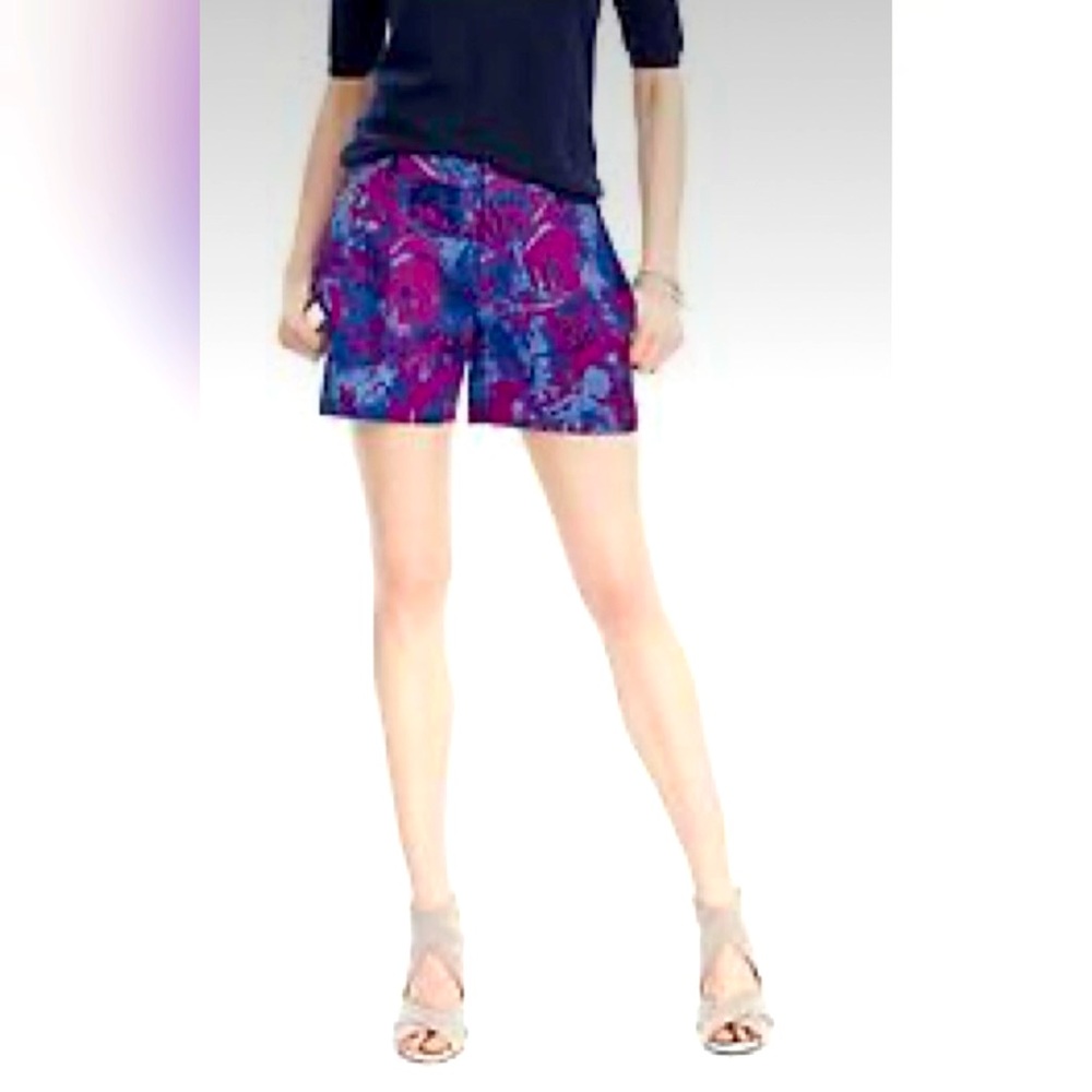 FLORAL‎ TEXTURED SHORTS